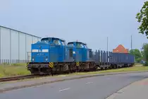 Mit den Press Loks 204 011 und 204 016 wurden Leerwagen auf der Torgelower Ladestrasse zur Holzbeladung bereitgestellt. - 27.06.2015