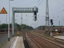 Signalbrücke mit Vorsignalwiederholer in Richtung Bernau,am 23.Mai 2015,in Eberswalde.
