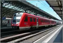 Leider nur abgebügelt konnte ich den brummenden DB VT 612 902 in Lausanne fotografieren. Das Gschmiere habe ich (auf dem Bild) etwas entfernt. Hat zufälligerweise jemand diesen Zug zusammengekuppelt mit einem ICN (!!!) am 25 Juni auf der Gotthardstrecke nicht nur wie ich gesehen, sondern auch fotografiert? 
Lausanne den 29. Juni 2015