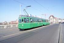 Be4/4 459 mit Beiwagen Nr. 1472 auf Linie 15 auf der mittleren Brücke (16.03.2014)