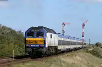 NOB81729 (Westerland(Sylt)-Hamburg Altona) mit Schublok 251 007-1 bei Keitum 6.6.15