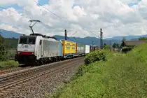 Am 08.08.2014 fuhr BLS Cargo 186 109 mit einem Containerzug nach Holland bei Kollmarsreute bei den Fotografen vorbei.