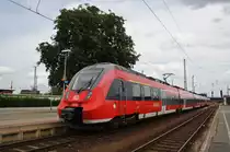 Hier 442 710-0 als RE10 (RE18460) von Cottbus nach Leipzig Hbf., dieser Triebzug stand am 25.7.2015 in Cottbus.