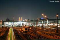 Blick von der Hackerbr�cke auf den Hauptbahnhof am Abend des 29. Dezember 2006