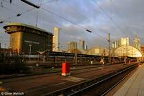 Februar 2007, Stellwerk, Halle und Teile der Skyline gl�nzen in der Abendd�mmerung.