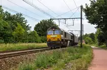 266 035-5 mit dem neuen Logo von Railtraxx. Bildlich festgehalten auf der Linie 34 in Hoeselt am 23/07/2015.