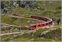 R1625 mit Allegra ABe 8/12 3501 zwischen Ospizio Bernina und Alp Grüm. (27.07.2015)