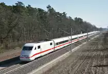 401 051 als ICE 886 (N�rnberg Hbf–Hamburg-Altona) am 10.03.2014 zwischen Bardowick und Radbruch