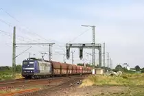 151 123-7 passiert am 24.07.2015 mit einem Ganzzug aus Falns die Ausfahrt Vechelde Richtung Westen.
