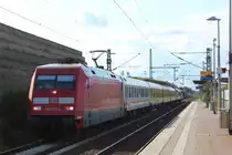Zum bedauern zieht 101 003 statt 115 198, welche hinten als Wagenlok mitläuft, den PbZ 2471 (Dortmund-Frankfurt) am 29.07.2015 durch Neuss-Allerheiligen
