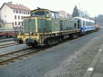 Sarreguemines
SNCF
BB 63761 in alter Farbgebung mit Gleismesswagen  MAUZIN 214 
21.03.2006