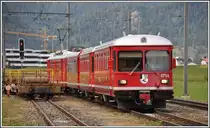 S1 1522 nach Schiers in Rhäzüns. Hier besteht Postautoanschluss auf beide Talseiten des Domleschg nach Thusis. (31.07.2015)