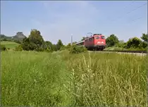 Für Thomas ein eher klassisches Bild... ;-)

115 459-0 beim Hohenkrähen. Juli 2015.