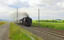 DLW 50 3501 mit einem Sonderzug von Erfurt Ost nach Meiningen, am 20.06.2015 bei Arnstadt.