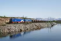 Sommerferien in Skandinavien, 2. Teil: An der Malmbahn: Kurz später konnte ich den meinen ersten Erzzug bildlich festhalten. Gezogen wurde er von der IORE 112 und der IORE 103. Das Bild wurde am 12.07.2015 bei Vassijaure aufgenommen.