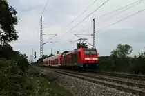 Einfahrt am 10.08.2014 von der Freiburger 146 236-5  Schwarzwaldbahn Erlebnispfard  mit einem RE (Schliengen - Offenburg) in den Bahnhof von Müllheim (Baden).