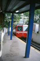 Die Corcovado-Bergbahn bei der Einfahrt in die Bergstation unterhalb der Christusstatue auf einer H�he von 680 m.