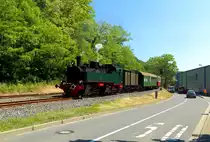 Da soll mal noch einer sagen, daß eine Dampflok keine Kringel pusten kann!! ;-) Dieser Schnappschuß entstand am 05.06.2015, als Mallet 11sm mit ihrem Sonderzug für Eisenbahnfreunde gerade den Haltepunkt Weiler (Brohltal) verließ.