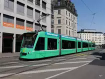 BVB - Tram Be 6/8 326 unterwegs auf der Linie 8 vor dem SBB Bahnhof in Basel am 11.07.2015