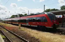 Hier 442 855-3 als S3 von Warnemünde nach Rostock Hbf., dieser Triebzug stand am 26.7.2015 in Warnemünde.