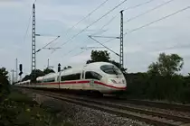 Nachschuss auf 403 028-4  Aachen  und 403 058-1  St.Ingbert  am 10.08.2014 bei der Durchfahrt in Müllheim (Baden) gen Freiburg.