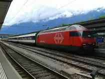 Re 460 065-6 mit IC 1070 (Interlaken Ost - Bern - Basel SBB) am 23.7.2015 in Interlaken Ost.