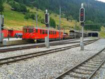 Steuerwagen BDt 4362 am Zugschluss des Autozuges Oberwald - Realp. Hier zu sehen am 23.7.2015 an der Verladestelle Oberwald.