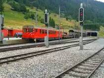 Steuerwagen BDt 4362 am Zugschluss des Autozuges Oberwald - Realp. Hier zu sehen am 23.7.2015 an der Verladestelle Oberwald.