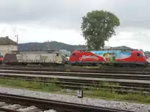 Zwei Sonderloks auf einen Streich dürfte so ziemlich das Maximum sein, das einem Eisenbahnfreund in Slowenien widerfahren kann, so wie hier am 28.7.2015 auf dem Bahnhof der Hauptstadt Ljubljana.