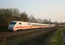 401 580 als ICE 2902 (Offenburg–Kiel Hbf, Ersatzzug f�r ICE 74) am 29.03.2014 in Klecken