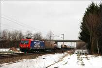482 035 der SBB Cargo mit G�terzug bei Hattenhofen (30.01.2007)