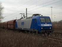 145 CL 201(BR 145/Bauj. 2001/angemietet von ATC) der RBH passiert den Gbf Gelsenkirchen Bismarck mit einem Koks Ganzzug. 23.2.07