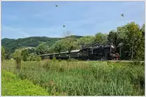 06-018 mit ihrem UEx 13420 von Celje nach Imeno am 1.8.2015 kurz vor dem Zielbahnhof.