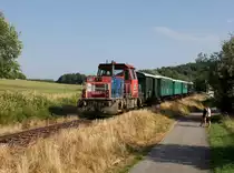 Die 708 011 mit einem Sonderzug am 18.07.2015 unterwegs bei Horní Planá.