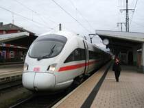 ICE-T in Singen Htw. Mit dem ich mein Fahrziel ereicht hatte.Dieser ICE fuhr weiter nach Z�rich HB.Einfach super diese Neigetechnik.