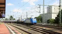 185 520-4 von CFL-Cargo kommt mit einem langen Kesselzug aus Tschechien und fährt durch den Dresdener-Hbf in Richtung Dresden-Friedrichstadt-(Gbf).
Aufegenommen vom Dresdener-Hbf. 
Bei Sommerwetter am Nachmittag vom 16.7.2015.