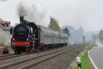 38 1301 mit ihrem Dampfsonderzug von Passau nach Dresden zum 6.Dresdner Dampfloktreffen. Aufgenommen kurz vor Weiden am 11.04.2014