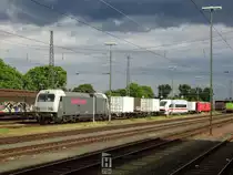 Eurosprinter 127 001 steht am 20. Mai 2015 mit einem Messzug im Bahnhof Bamberg.