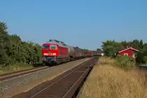 Am letzten Tag der Marschbahnumleiter, dem 3.8.2015, übernahm die 233 040 den EZ 47412 und kam leicht vor Plan durch Hattstedt