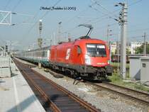 1016 025-7, am 05.Juni 2003 mit einem EC bei der Ausfahrt aus dem Bahnhof Wien Meidling