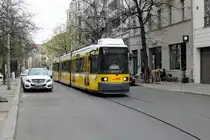 Berlin BVG SL 12 (Adtranz GT6-98ZR 2012) Mitte, Kleine Präsidentenstraße am 19. April 2015.