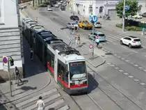 Wien Wiener Linien SL 18 (B 622) Mariahilfer Gürtel / Gumpendorfer Straße am 30. Juni 2015.