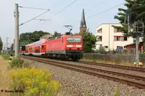  Nachschuß  auf 143 038 in der Ortschaft Chemnitz-Grüna, mit Fahrziel Hof. So langsam kommen die Lady´s ins Alter, lange haben sie ja nicht mehr Zeit auf dieser Strecke...
15.08.2015