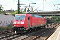 Nachschuss auf 185 327-1 am 13.08.2014 in Harburg als Tfzf gen Hafen.