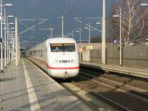 Ein ICE2 durchf�hrt Langenhagen-Mitte in Richtung Hannover Hbf.