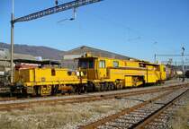 Geleisbaumaschine ..  VTmaas 80 85 958 1 026-4  Abgestellt im SBB G�terbahnhof von Biel - Bienne am 13.01.2007