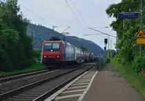 Hallo Dieter,
hier zur Entschädigung die Schweizerin mal ohne mein breites Kreuz.......lach...
Lieben Gruß nach Membach.22.8.2015