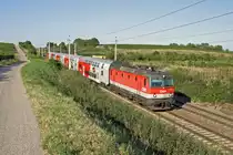 1144.124 durchfährt im herrlichsten Licht mit R-2251 Guntramsdorf-Thallern. 26.8.15