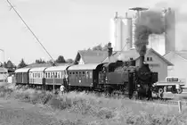 NLB 93.1420 am 30.August 2015 mit dem SR 17089 in Wilfersdorf-Hobersdorf.