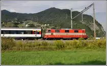 IC 920 mit Re 4/4 II 11109 in Landquart. (01.09.2015)